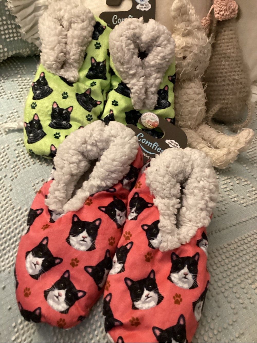 Comfies Slippers, Cat Print😺